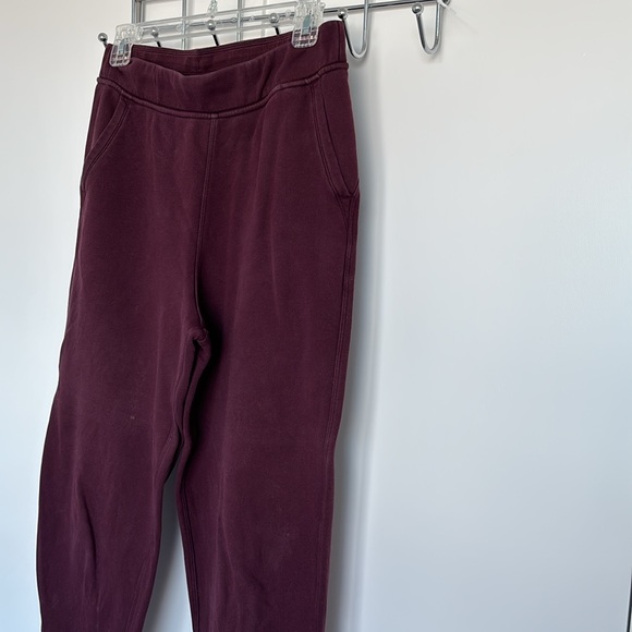Lululemon Scuba Sweatpants - Picture 3 of 4